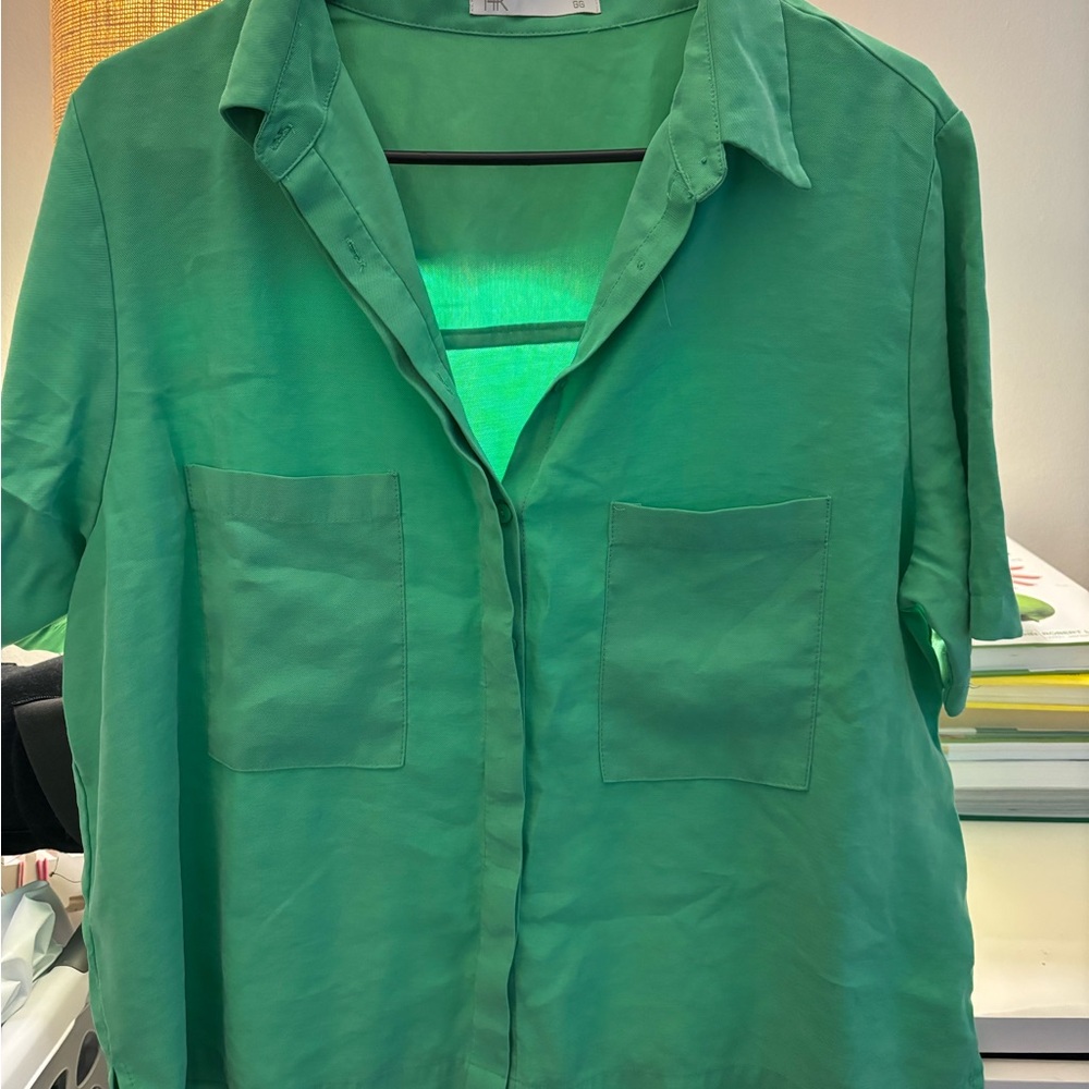 Cute cropped shirt button down green